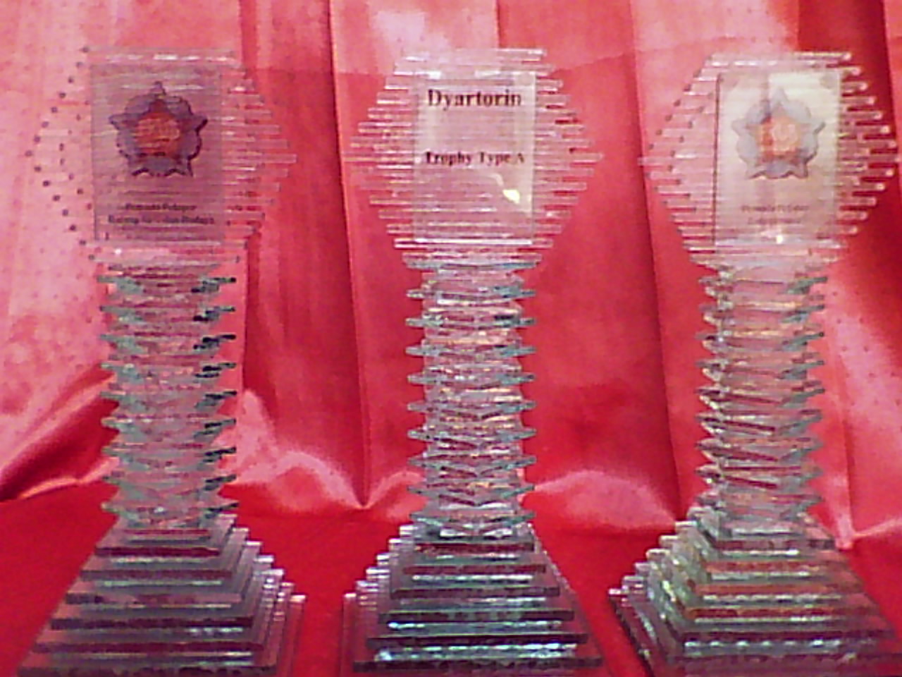 Trophy Kaca  Kerajinan  Kaca  KERAJINAN  kaca  kerajinan  